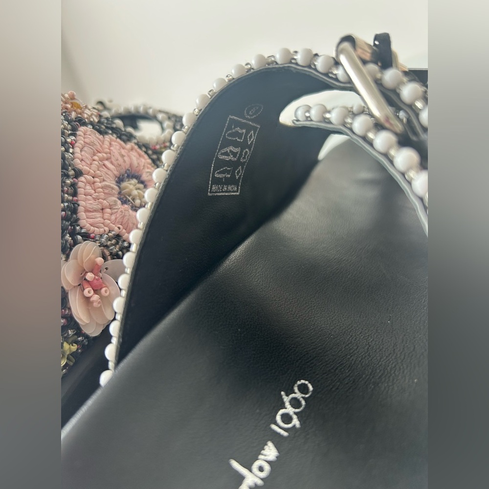 House of Harlow 1960 Black Beaded Sandals with Floral Design - Picture 4 of 5
